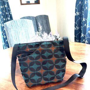 NWOT Wild West Designs 12" x 9" Crossbody Purse